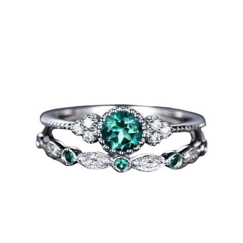 NEW EMERALD GREEN Stackable Ring Size 7 Birthstone‎ 2 piece, Cocktail Ring